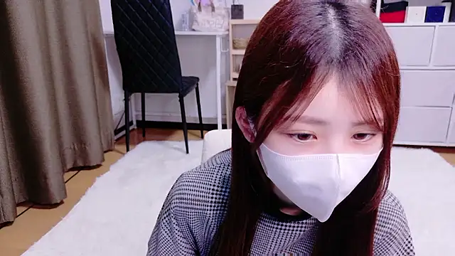 Snapshot of Ema_o0_chan chatting on 12/19/25, 08:10 Ema o0 chan online show from 12/19/25, 08:10