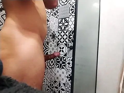 Snapshot of nazz01 chatting on 10/02/25, 04:30 nazz01 online show from 10/02/25, 04:30