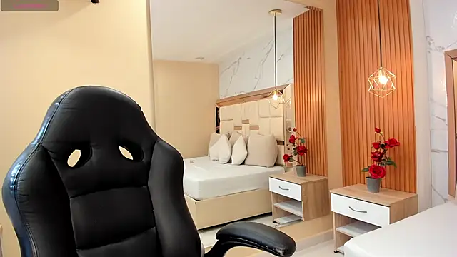 julieta rosee online show from 11/28/25, 10:23