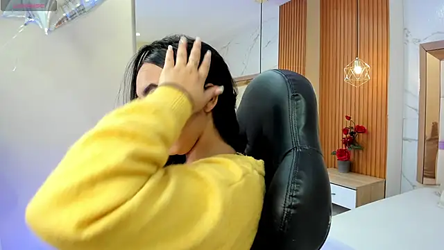 julieta rosee online show from 12/17/25, 09:43