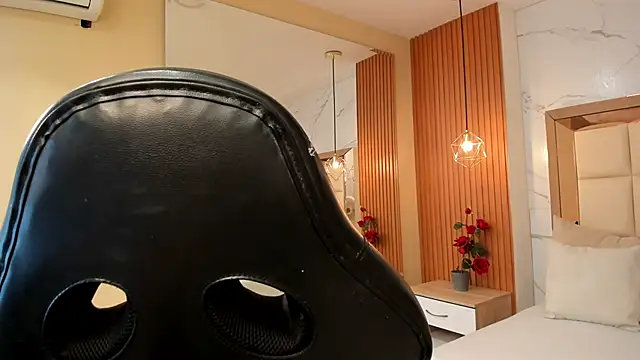 julieta rosee online show from 03/30/26, 10:00