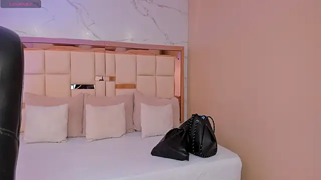 julieta rosee online show from 04/08/26, 09:37