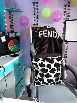 Snapshot of Purple2StayThnxx chatting on 10/05/25, 08:29 Purple2StayThnxx online show from 10/05/25, 08:29