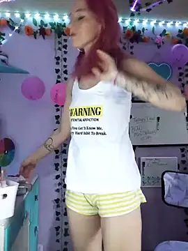 Snapshot of Purple2StayThnxx chatting on 10/21/25, 01:23 Purple2StayThnxx online show from 10/21/25, 01:23