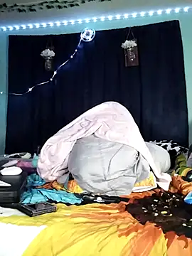 Snapshot of Purple2StayThnxx chatting on 11/07/25, 11:16 Purple2StayThnxx online show from 11/07/25, 11:16