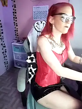 Snapshot of Purple2StayThnxx chatting on 11/15/25, 04:10 Purple2StayThnxx online show from 11/15/25, 04:10