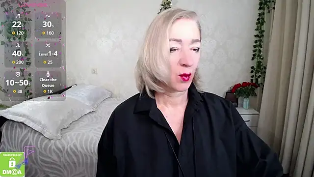 Snapshot of hunters_woman chatting on 11/10/25, 02:05 hunters woman online show from 11/10/25, 02:05