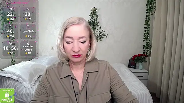 Snapshot of hunters_woman chatting on 11/14/25, 02:05 hunters woman online show from 11/14/25, 02:05