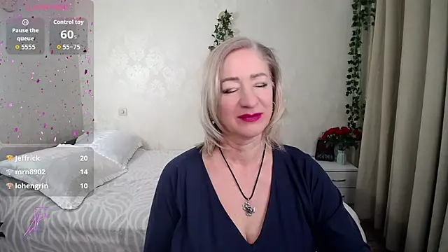 Snapshot of hunters_woman chatting on 11/28/25, 02:25 hunters woman online show from 11/28/25, 02:25