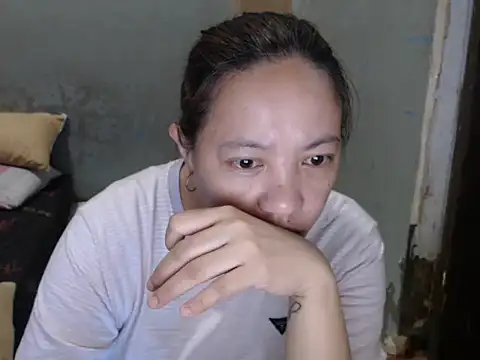 Snapshot of Rose_slut_squirt chatting on 02/17/26, 11:11 Rose slut squirt online show from 02/17/26, 11:11