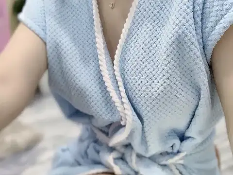 Lyly-2k5 online show from 10/24/25, 01:24