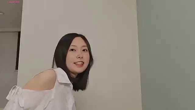 Snapshot of tsumugi_0721 chatting on 02/05/26, 10:14 tsumugi 0721 online show from 02/05/26, 10:14