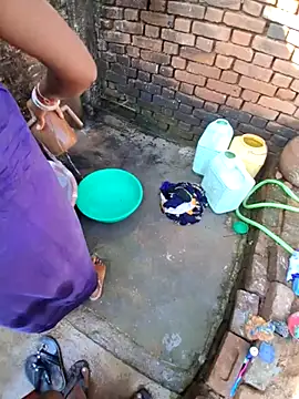 Snapshot of RAYI_Queen_3 chatting on 11/08/25, 03:39 RAYI Queen 3 online show from 11/08/25, 03:39