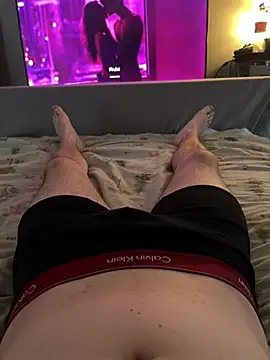 naughtycoupl98 online show from 04/18/26, 06:01