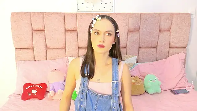 LolaYun online show from 11/28/25, 07:27