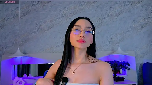 Snapshot of Keira_Corleone chatting on 11/14/25, 04:22 Keira Corleone online show from 11/14/25, 04:22