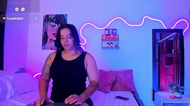 Snapshot of Dilan_and_Mia chatting on 10/01/25, 03:40 Dilan and Mia online show from 10/01/25, 03:40