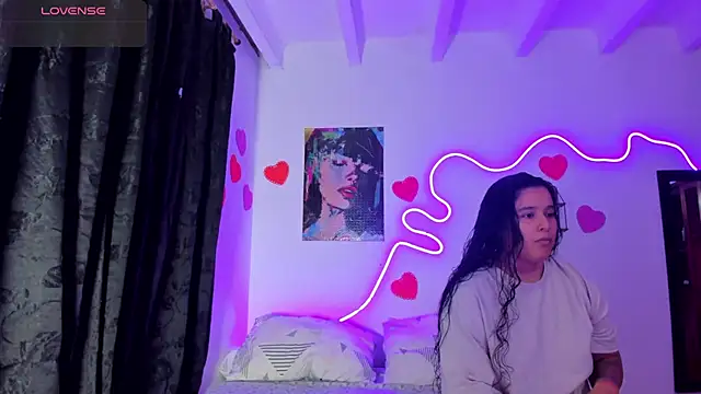 Dilan and Mia online show from 03/26/26, 11:43