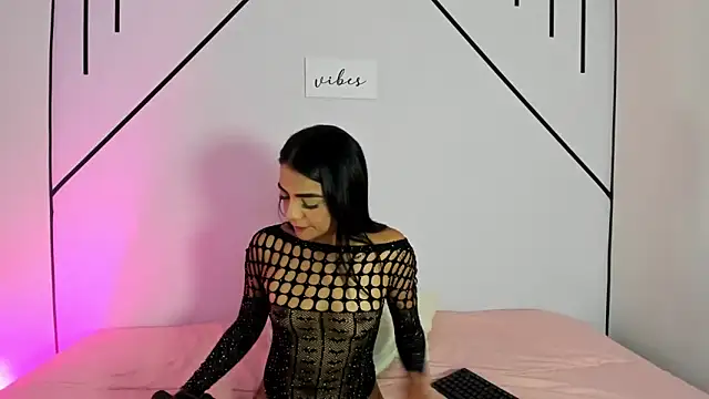 Snapshot of MiahCornell_ chatting on 10/01/25, 08:04 MiahCornell online show from 10/01/25, 08:04