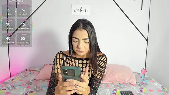 Snapshot of MiahCornell_ chatting on 11/15/25, 07:54 MiahCornell online show from 11/15/25, 07:54