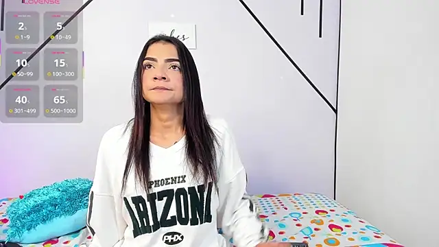 Snapshot of MiahCornell_ chatting on 12/03/25, 07:56 MiahCornell online show from 12/03/25, 07:56