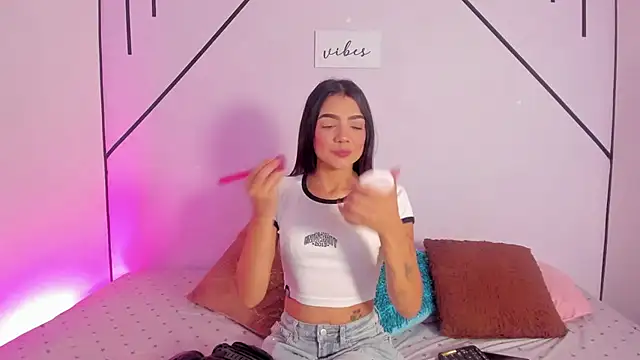 MiahCornell  online show from 01/09/26, 04:21