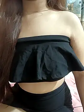 Snapshot of loving_candy chatting on 10/25/25, 05:40 loving candy online show from 10/25/25, 05:40