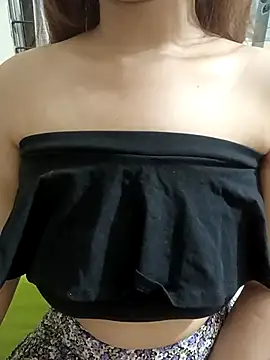 Snapshot of loving_candy chatting on 12/02/25, 07:09 loving candy online show from 12/02/25, 07:09