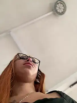 Snapshot of Sallem_Pink chatting on 02/01/26, 11:31 Sallem Pink online show from 02/01/26, 11:31