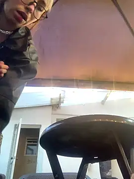 Snapshot of Sallem_Pink chatting on 02/06/26, 11:13 Sallem Pink online show from 02/06/26, 11:13