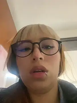 Snapshot of Sallem_Pink chatting on 02/07/26, 11:14 Sallem Pink online show from 02/07/26, 11:14