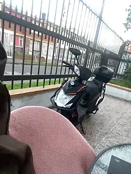 Snapshot of Sallem_Pink chatting on 02/26/26, 11:20 Sallem Pink online show from 02/26/26, 11:20