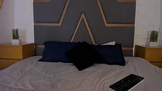 MeganHoffmaan online show from 11/17/25, 03:34