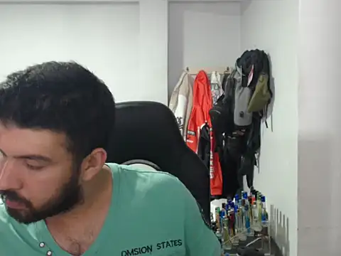 Axel11113 online show from 10/21/25, 04:02