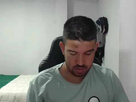 Axel11113 online show from 11/04/25, 04:22