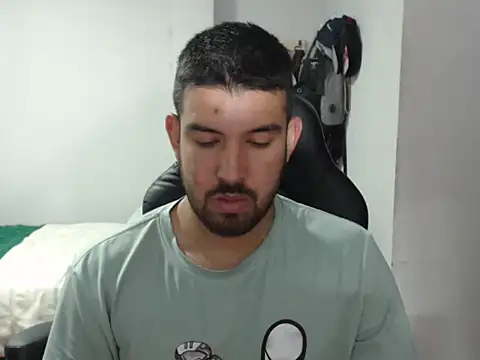 Axel11113 online show from 11/11/25, 02:55