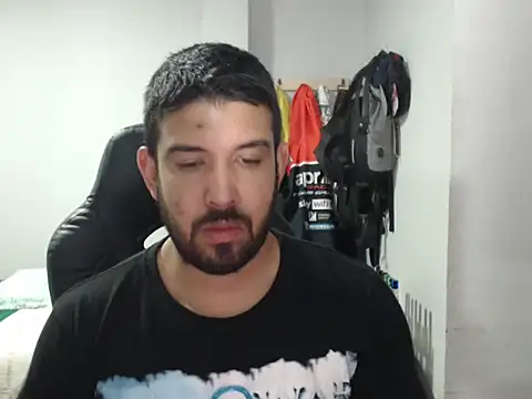 Axel11113 online show from 12/03/25, 01:57