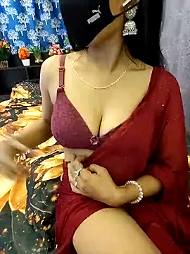 priya 26 online show from 04/08/26, 08:47