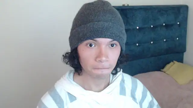 Snapshot of Xoxo_Smiles chatting on 09/15/25, 08:31 Xoxo Smiles online show from 09/15/25, 08:31