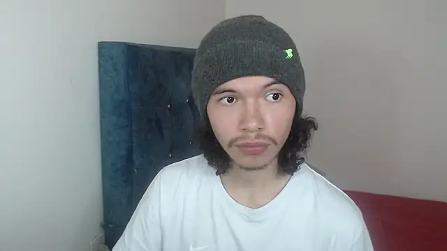 Snapshot of Xoxo_Smiles chatting on 11/29/25, 03:59 Xoxo Smiles online show from 11/29/25, 03:59