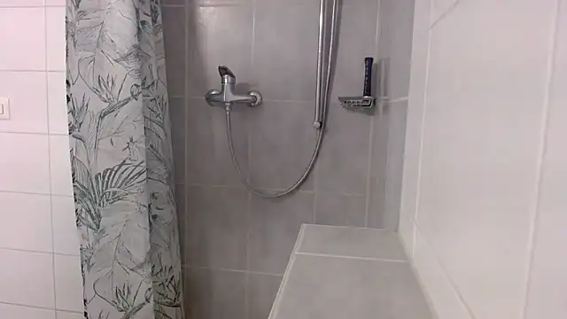 Snapshot of Hijuga chatting on 09/17/25, 09:00 Hijuga online show from 09/17/25, 09:00