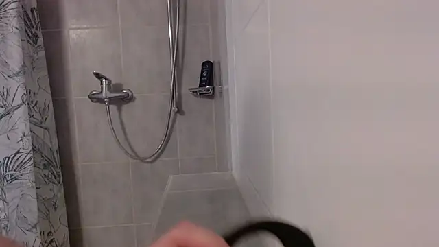 Snapshot of Hijuga chatting on 11/30/25, 11:36 Hijuga online show from 11/30/25, 11:36