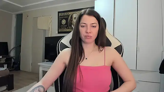 EmiLovsi online show from 03/04/26, 08:04