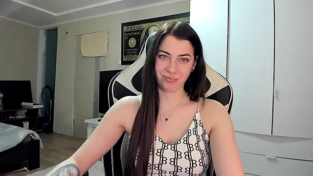 EmiLovsi online show from 03/05/26, 07:21