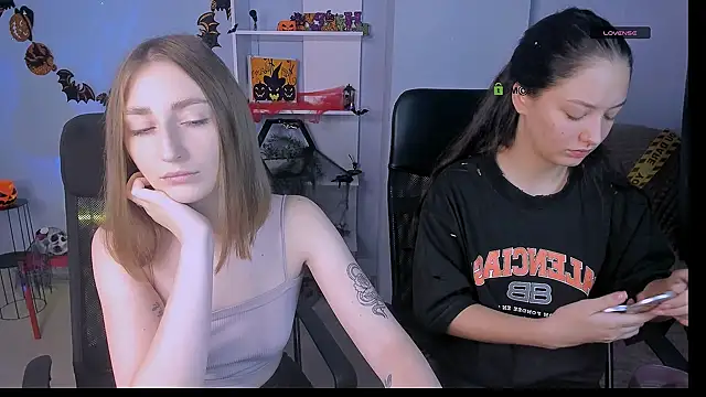 Snapshot of eva_smiith_ chatting on 10/24/25, 05:48 eva smiith online show from 10/24/25, 05:48