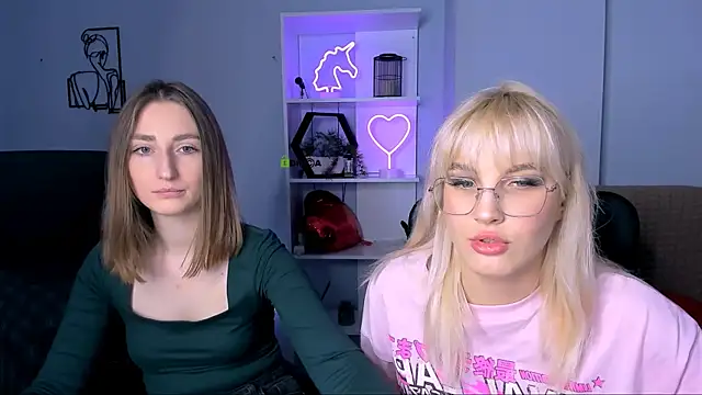 Snapshot of eva_smiith_ chatting on 11/06/25, 06:47 eva smiith online show from 11/06/25, 06:47