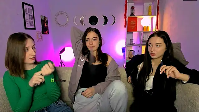eva smiith  online show from 04/28/26, 05:45