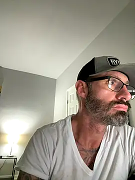 Snapshot of drew873 chatting on 12/04/25, 08:45 drew873 online show from 12/04/25, 08:45