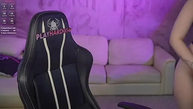 Snapshot of Esmie_Smile chatting on 02/13/26, 12:28 Esmie Smile online show from 02/13/26, 12:28