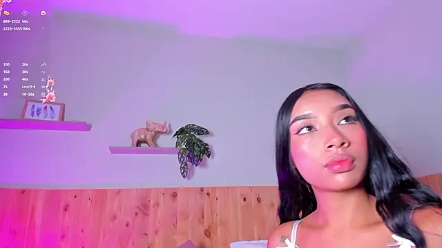 Snapshot of MissPocahontass chatting on 10/13/25, 11:32 MissPocahontass online show from 10/13/25, 11:32